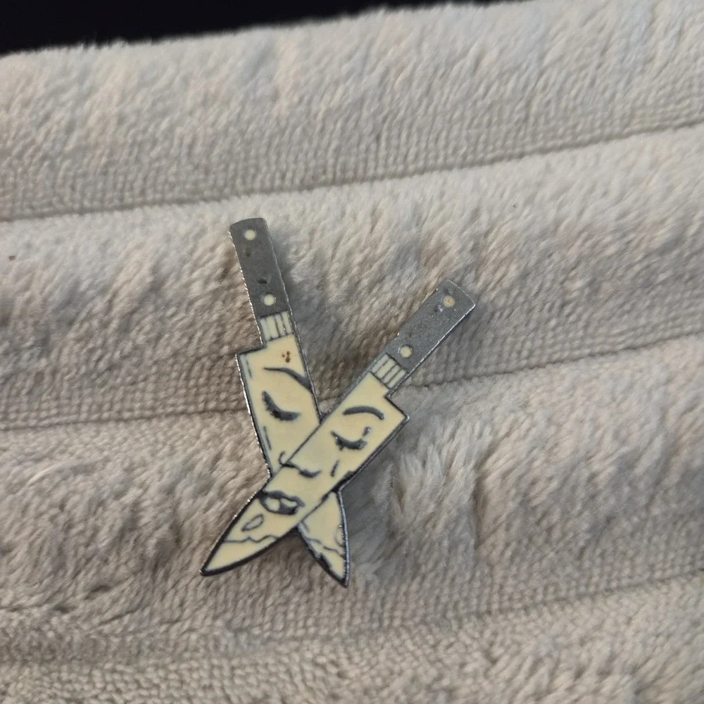 Crying Knives Enamel Pin Optical Illusion Knife Face Lapel Badge Strike Gently